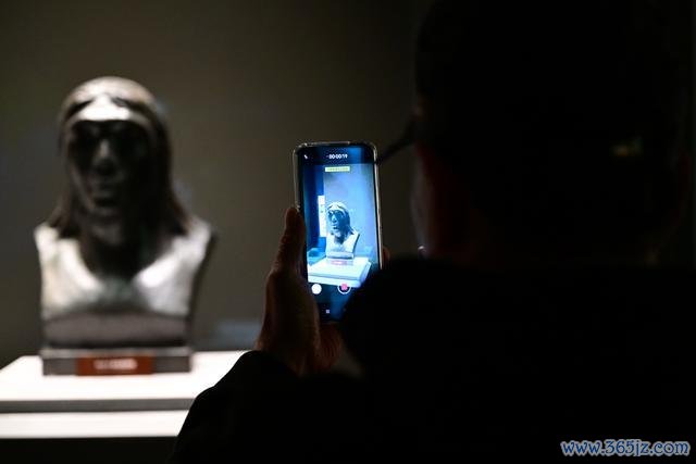 科学家在华龙洞发现古东说念主类 揭示东亚当代东说念主发源