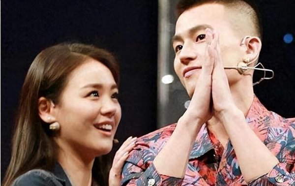 开yun体育网马想纯过寿辰的时刻铺的满地的白玫瑰-开云「中国」kaiyun体育网址-登录入口